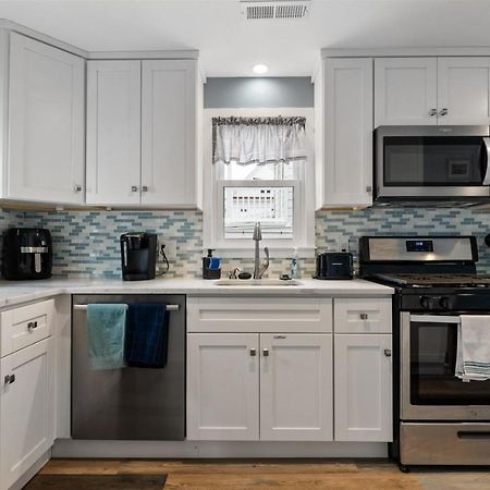 Newly Renovated 4 Bedroom Home Only 2 Blocks From The Beach! Wildwood Exterior foto